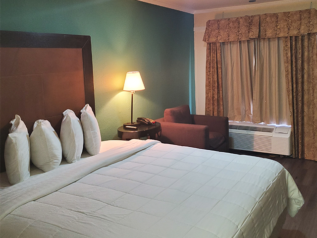 Deerfield Inn & Suites