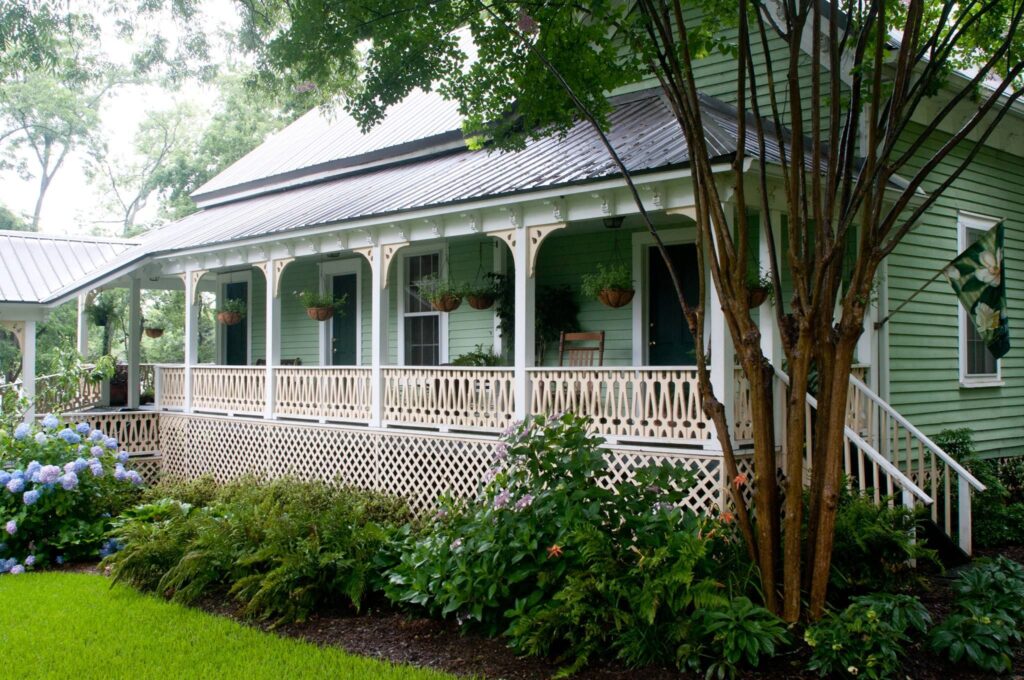 Brady Inn